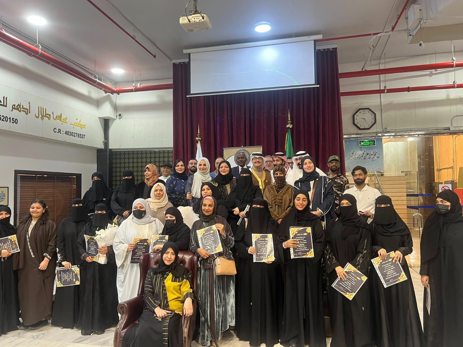 خيال فنان 10 معرض تشكيلي سعودي يجمع 35 فناناً وفنانة في مركز أدهم للفنون